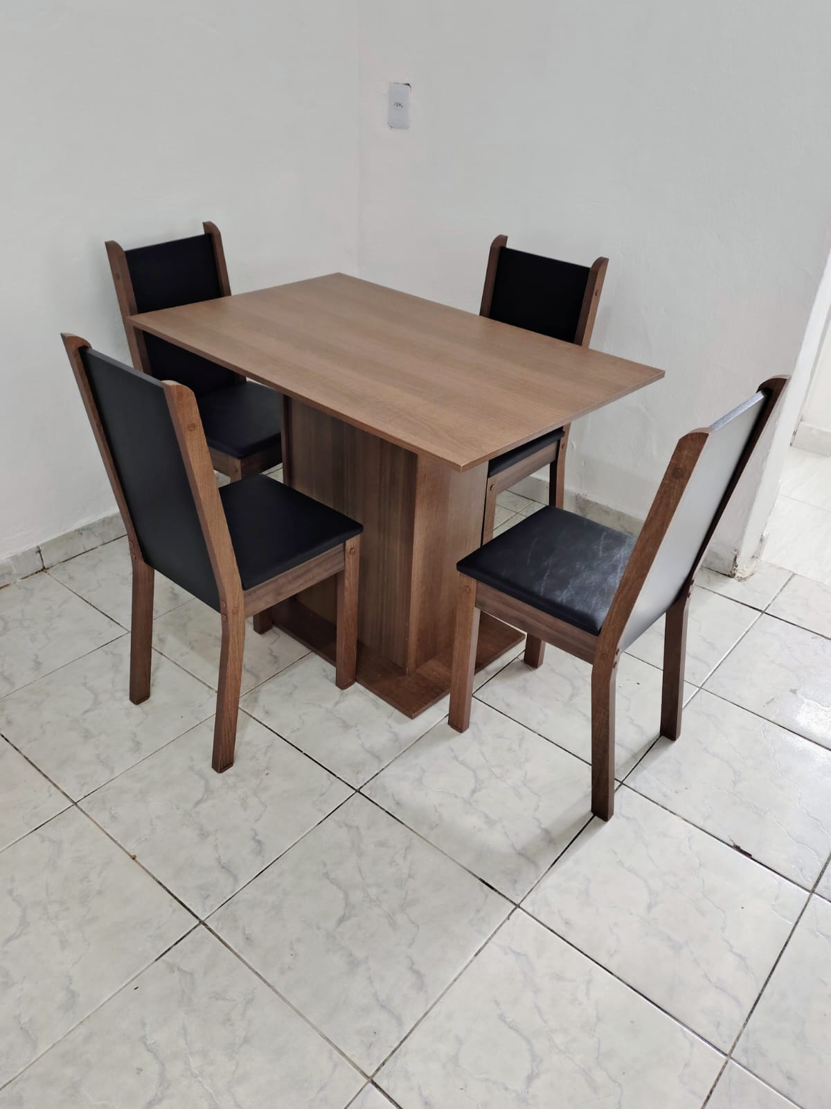 Montagem de mesa de jantar 4 lugares em São Paulo